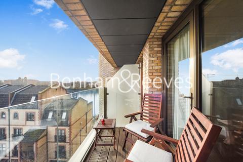 2 bedroom apartment to rent, Crisp Road, Queens Wharf W6