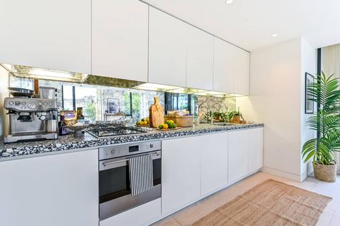3 bedroom flat to rent, Oval Road, Camden, London, NW1