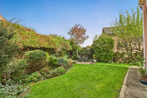 3 bedroom link detached house for sale, Melfort Drive, Linslade, LU7