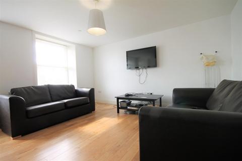 5 bedroom apartment to rent, Belle Grove Terrace, Spital Tongues