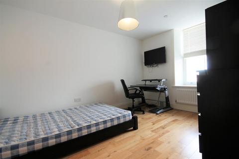 5 bedroom apartment to rent, Belle Grove Terrace, Spital Tongues