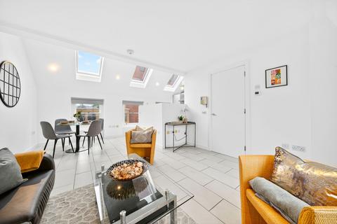 2 bedroom flat for sale, 70 Acton Street, London WC1X