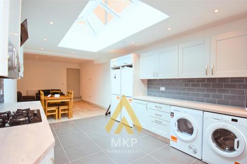 5 bedroom terraced house to rent, Dartmouth Road, Selly Oak, Birmingham B29