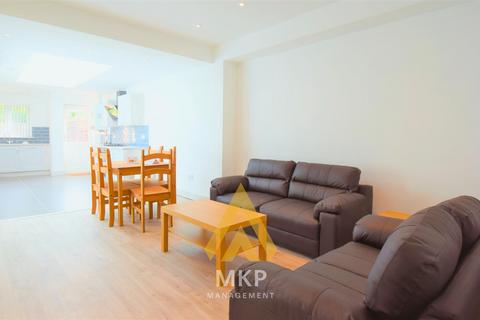 5 bedroom terraced house to rent, Dartmouth Road, Selly Oak, Birmingham B29