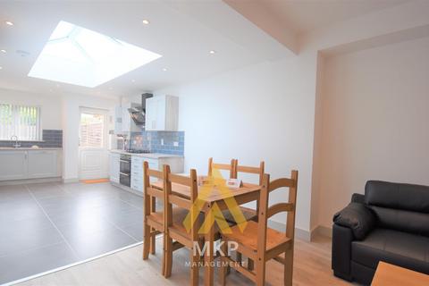 5 bedroom terraced house to rent, Dartmouth Road, Selly Oak, Birmingham B29
