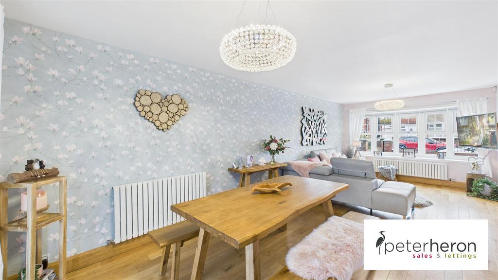 Lounge/Dining Room