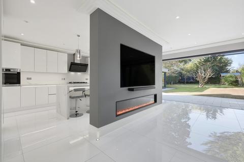 undefined, Ardleigh Green Road, Emerson Park, RM11