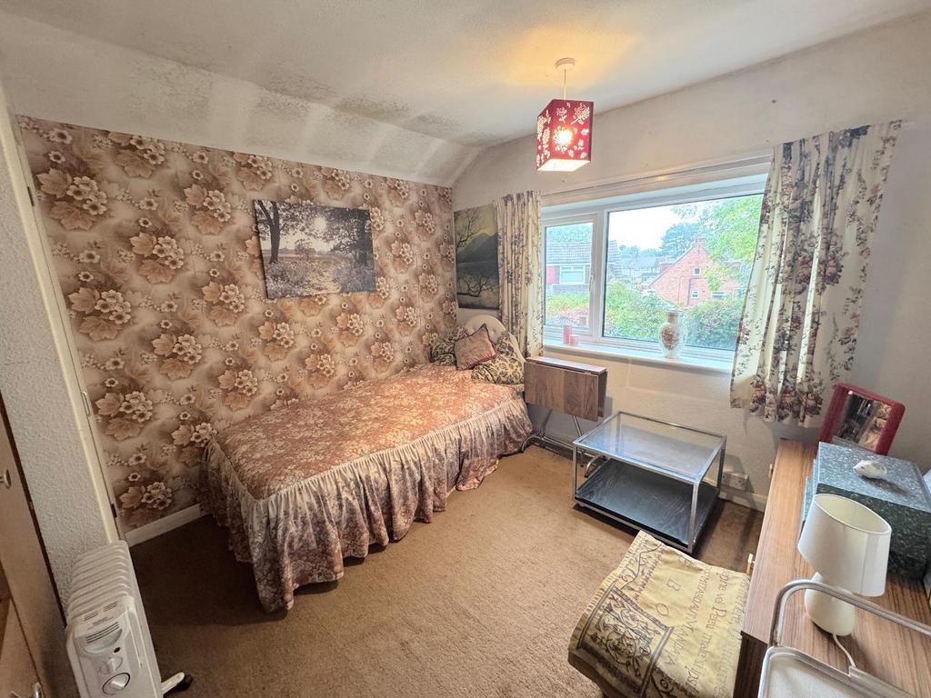 Bedroom 2 ( rear)