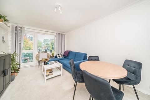 1 bedroom flat for sale, Elton Close, Kingston Upon Thames KT1