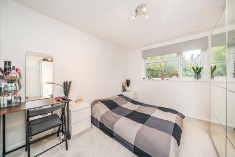 1 bedroom flat for sale, Elton Close, Kingston Upon Thames KT1