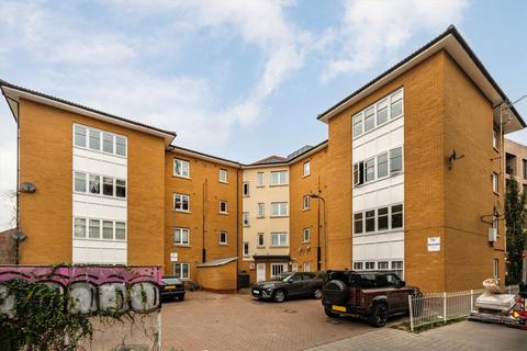 2 bedroom flat for sale, Prince Edward Road, London E9