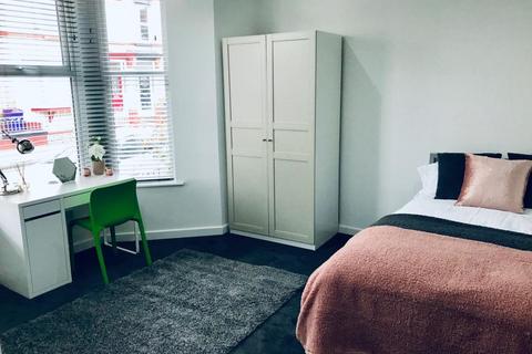 8 bedroom house to rent, Ferndale Road, Liverpool L15
