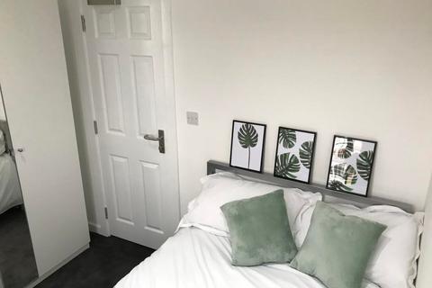 8 bedroom house to rent, Ferndale Road, Liverpool L15