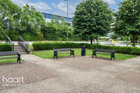 undefined, Ovaltine Drive, Kings Langley