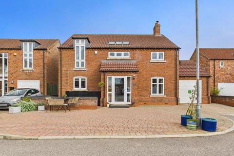 4 bedroom detached house for sale, Mayfair Close, Cherry Willingham, LN3