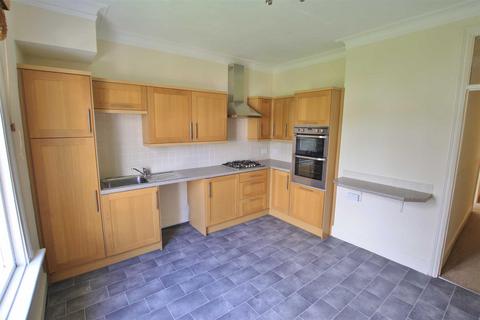3 bedroom flat to rent, Meteor Road, Westcliff-On-Sea
