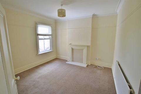 3 bedroom flat to rent, Meteor Road, Westcliff-On-Sea