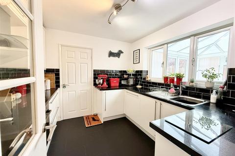 4 bedroom detached house for sale, Forest Drive, Cradley Heath