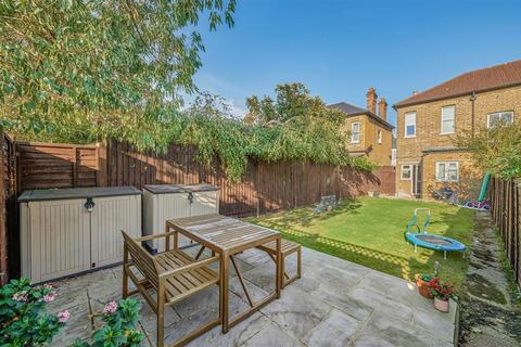 2 bedroom flat for sale, Springbank Road, London SE13