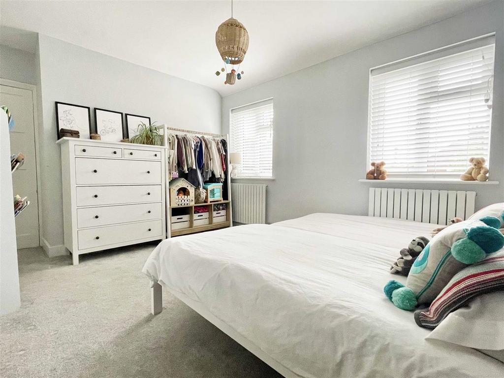Bed2c.jpg