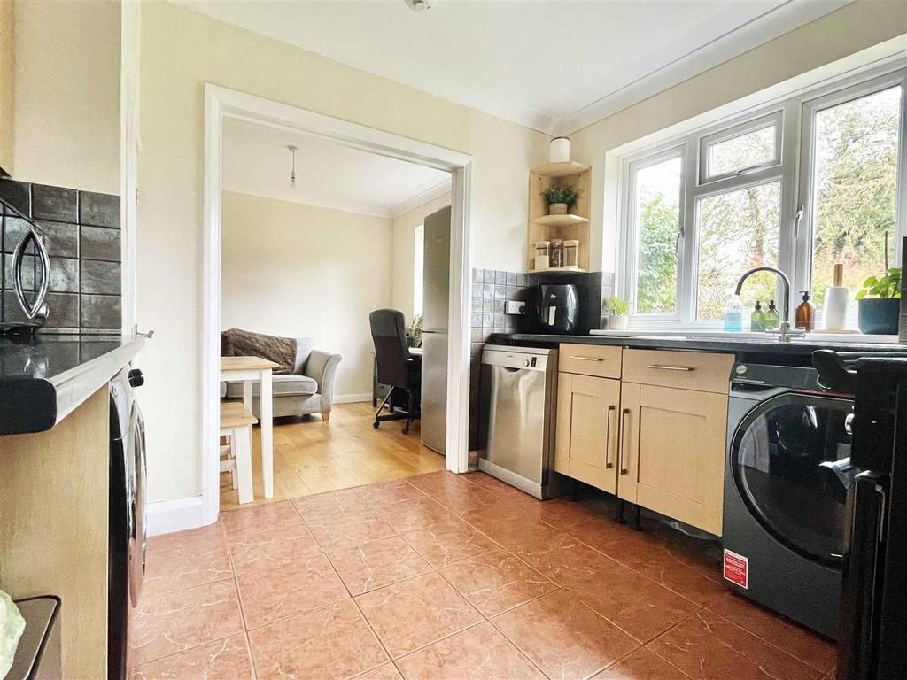 Kitchen1.jpg