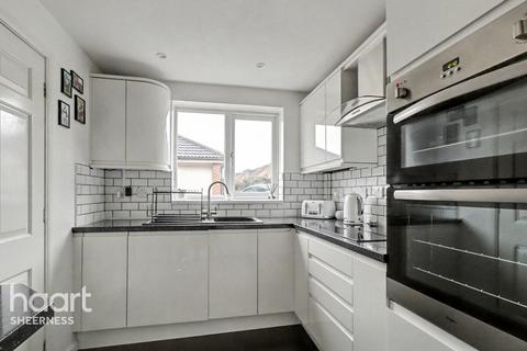 3 bedroom terraced house for sale, Buckthorne Road, Minster