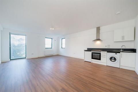 Studio to rent, Brent Cross Gardens, London NW4