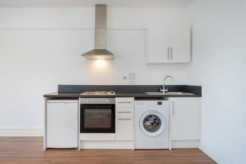 Studio to rent, Brent Cross Gardens, London NW4