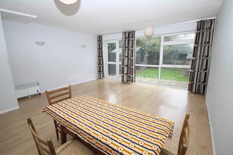 undefined, Newborough Green, New Malden