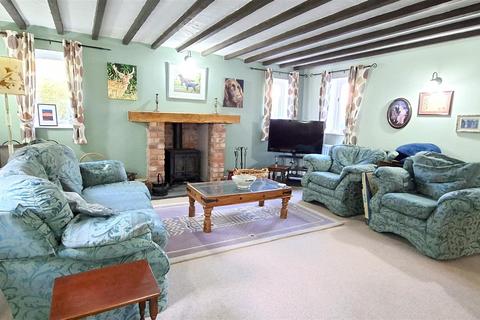 5 bedroom property for sale, Lower Denbigh Road, St. Asaph