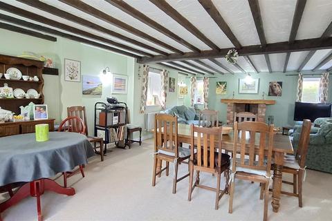 5 bedroom property for sale, Lower Denbigh Road, St. Asaph