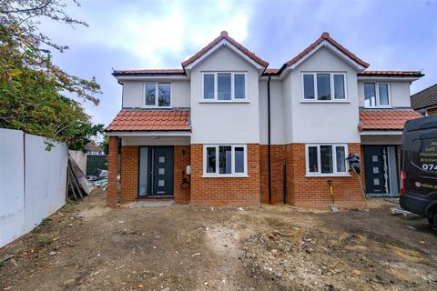 undefined, Woodmere Avenue, Watford