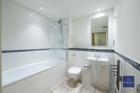 1 bedroom apartment for sale, Empire Square West, London SE1