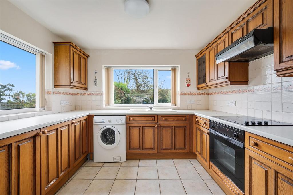 Kitchen - sink and oven.jpg