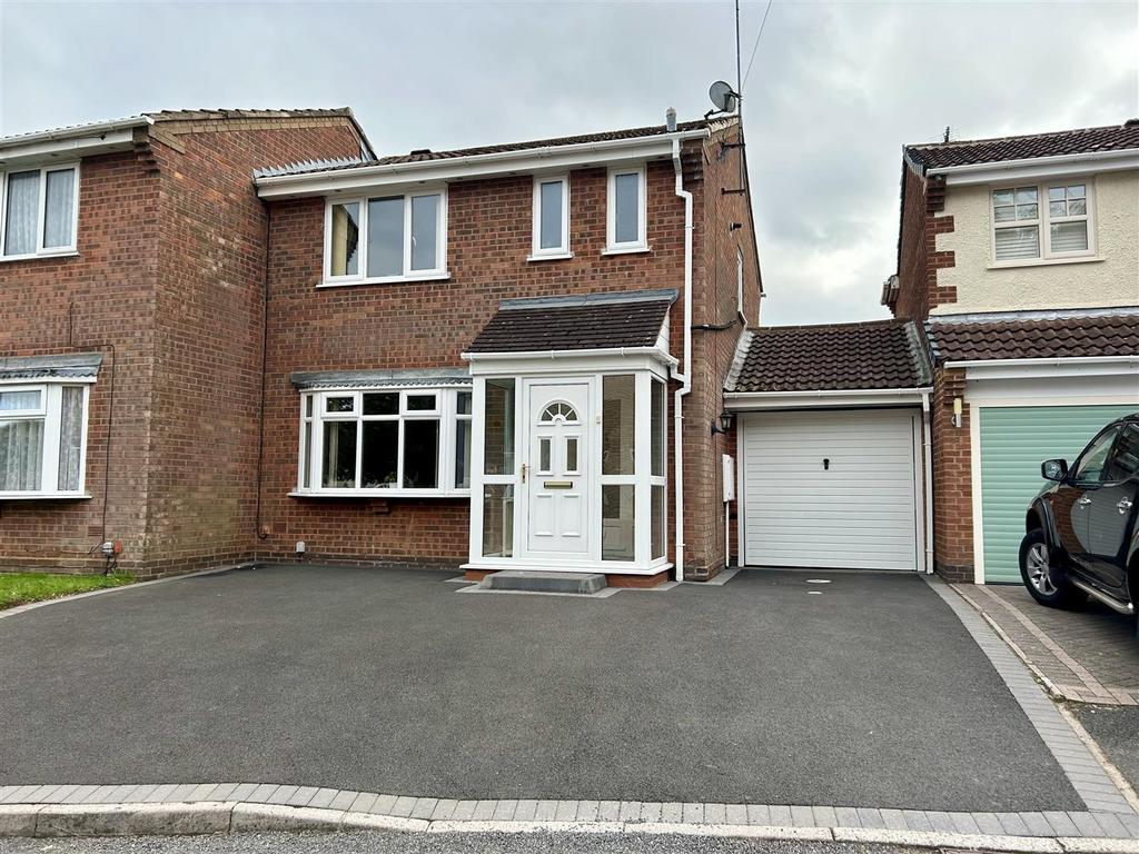 Heathy Farm Close Woodgate 1.jpg
