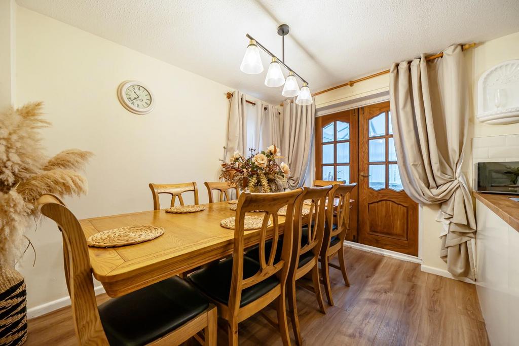 Dining Area.jpg