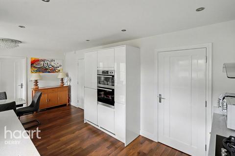 5 bedroom detached house for sale, Girton Way, Derby