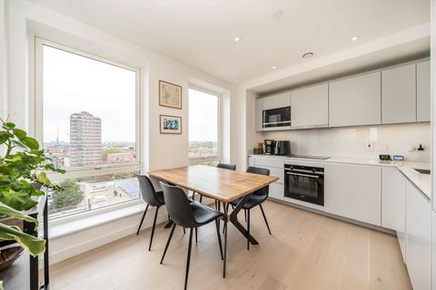 2 bedroom flat for sale, Wyndham Road, London SE5