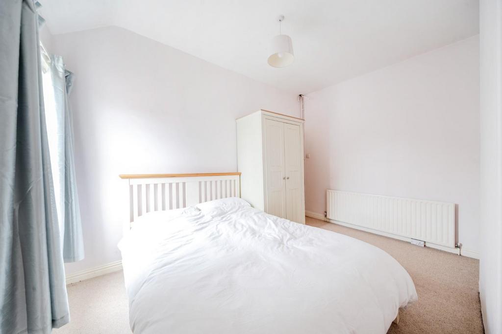Bedroom 2.jpg
