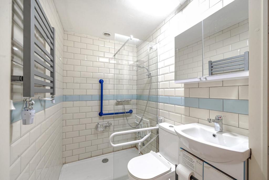 Ensuite.jpg