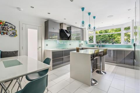 5 bedroom detached house for sale, Wakehams Hills, Pinner Village HA5