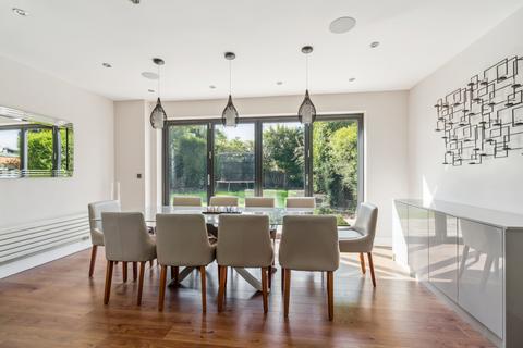 5 bedroom detached house for sale, Wakehams Hills, Pinner Village HA5