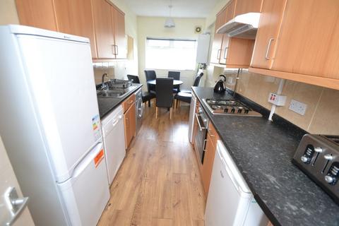 6 bedroom detached house to rent, Johnson Road, Nottingham NG7