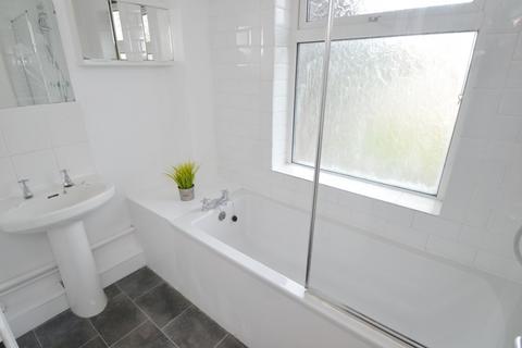 6 bedroom detached house to rent, Johnson Road, Nottingham NG7