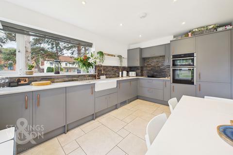 3 bedroom townhouse for sale, Le Safferne Gardens, Norwich