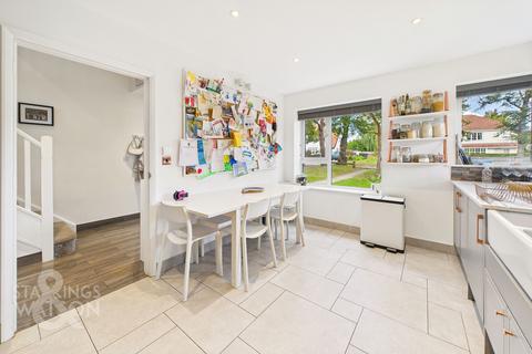 3 bedroom townhouse for sale, Le Safferne Gardens, Norwich