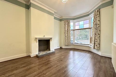 4 bedroom terraced house for sale, Dean Road, Scarborough, YO12