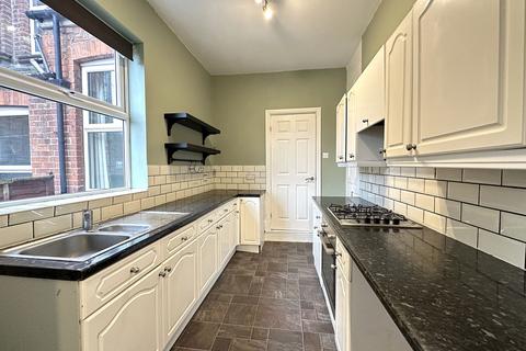 4 bedroom terraced house for sale, Dean Road, Scarborough, YO12