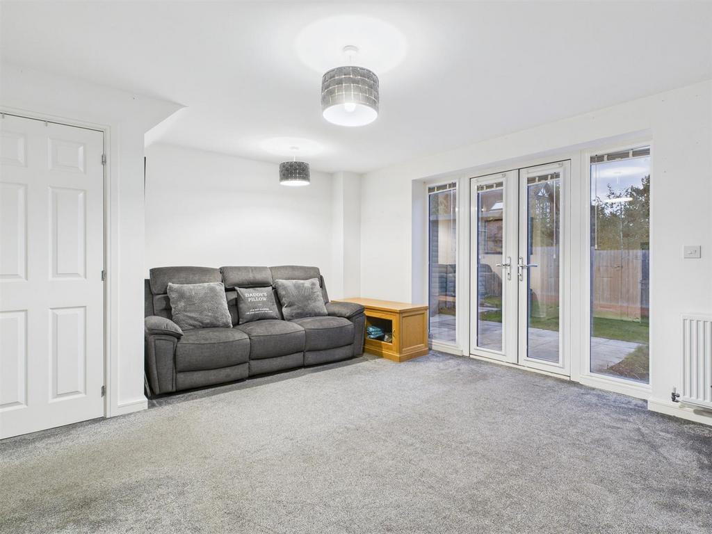 Lounge/Dining Room