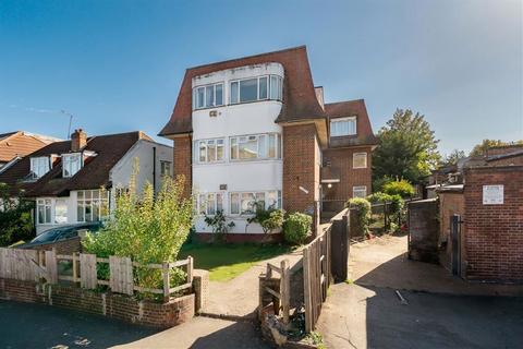 Cairnfield Avenue, London NW2